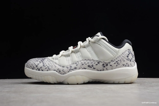 Light Bone 11 Snake SE Air CD6846-002 Low Jordan 0717